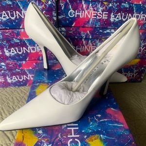 Chinese Laundry sz 7 white 3” heels